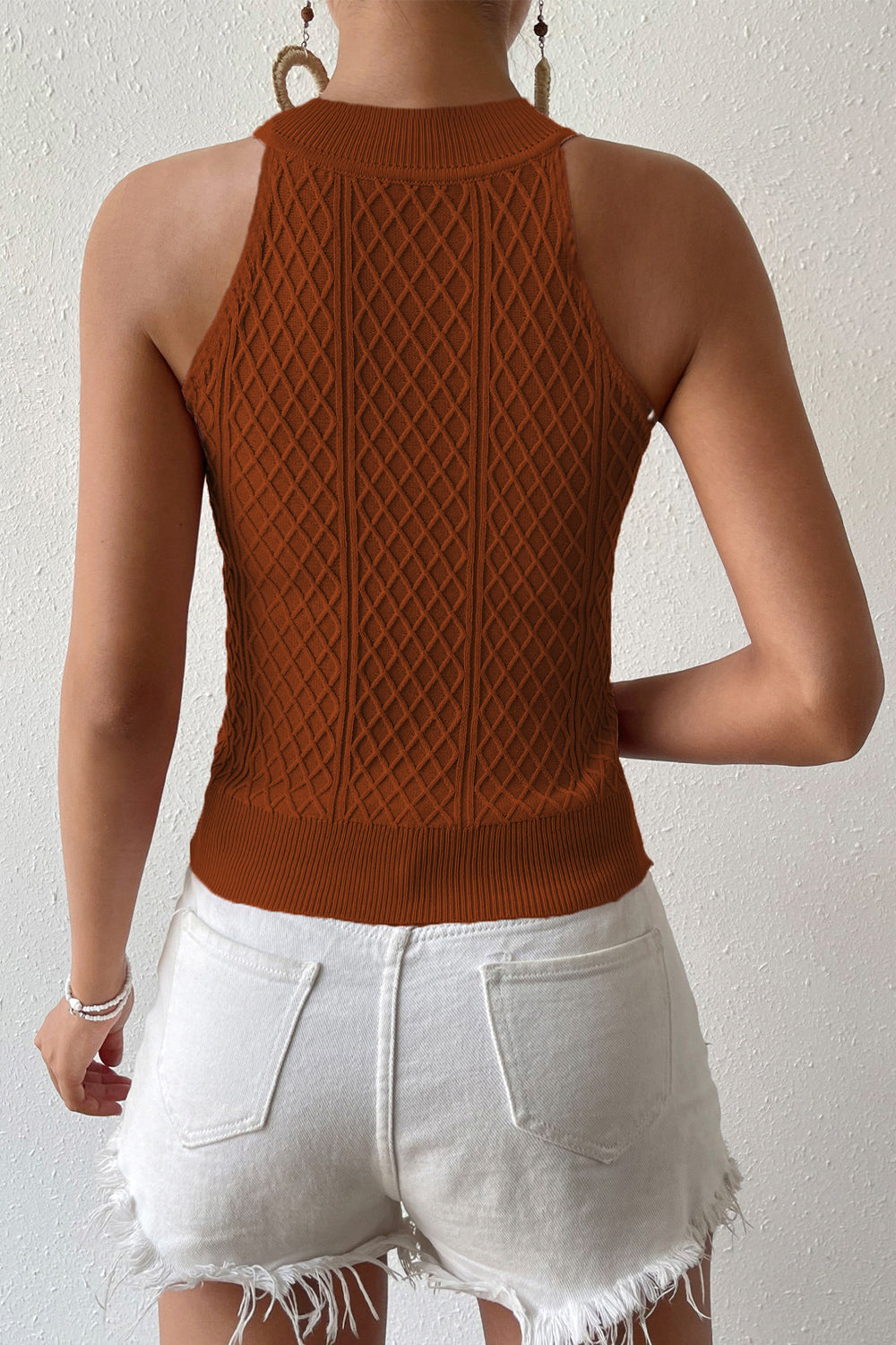 Round Neck Sleeveless Knit Top